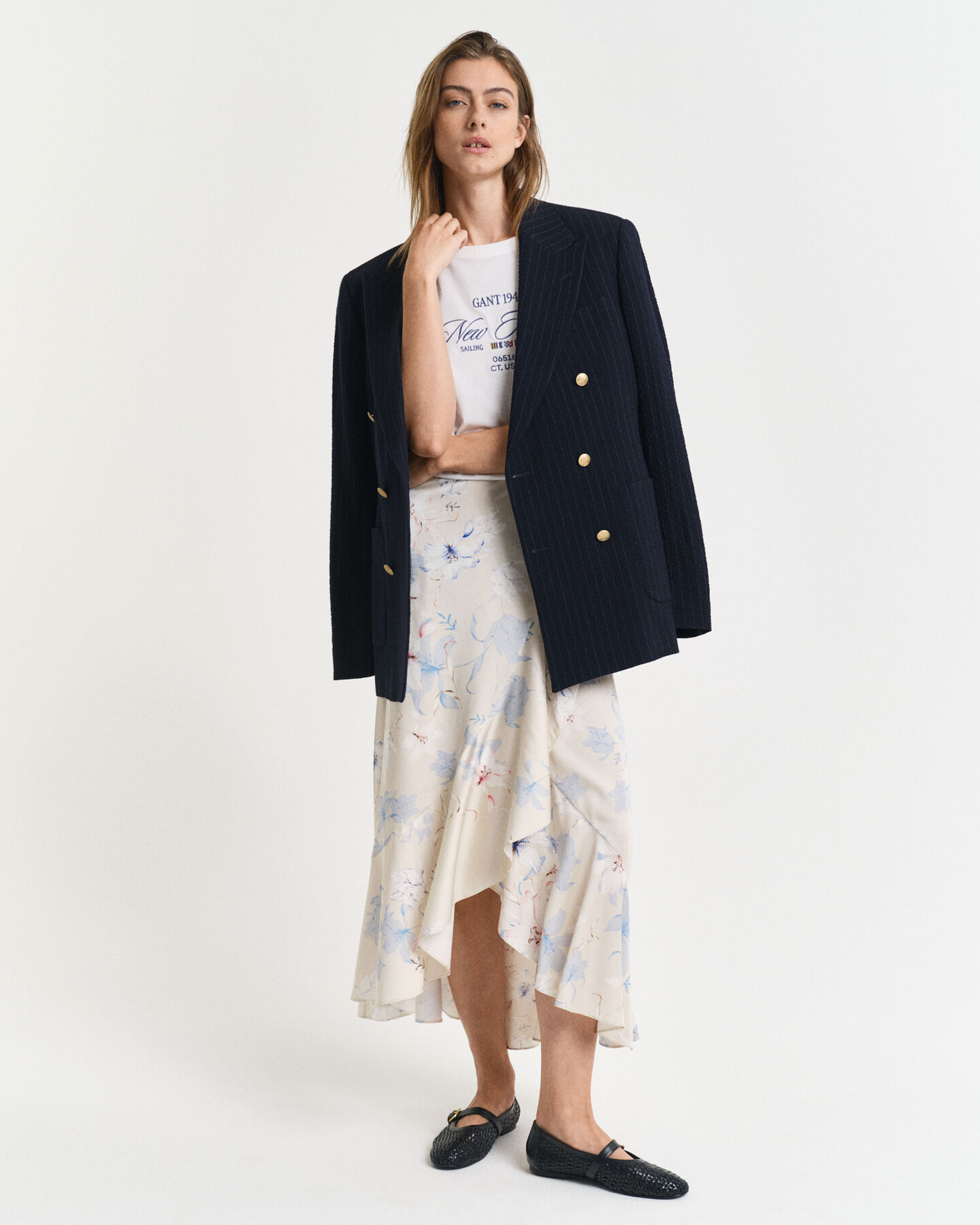 R&ouml;yhel&ouml;inen kukkakuosinen kietaisuhame