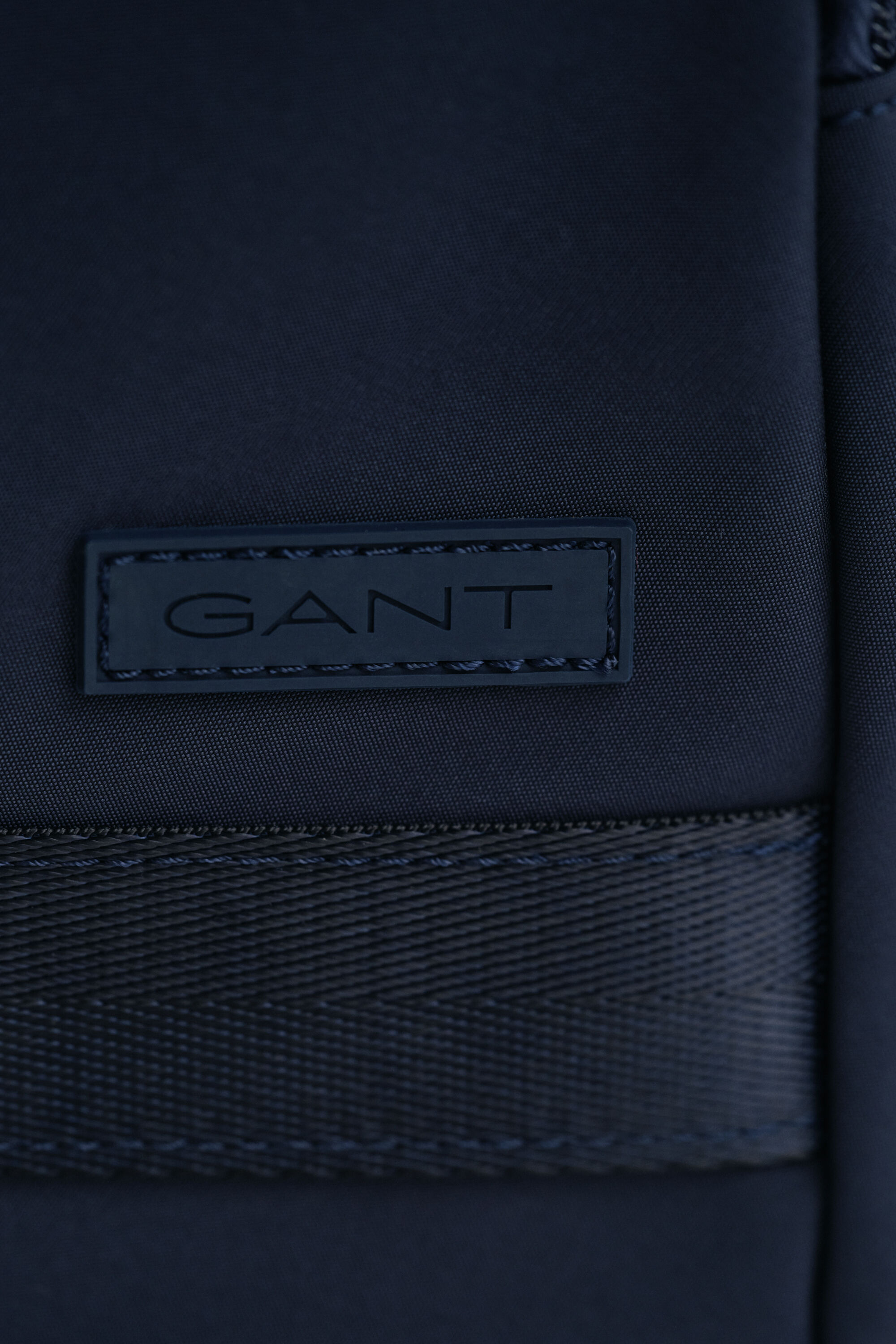 Essential-tietokonelaukku