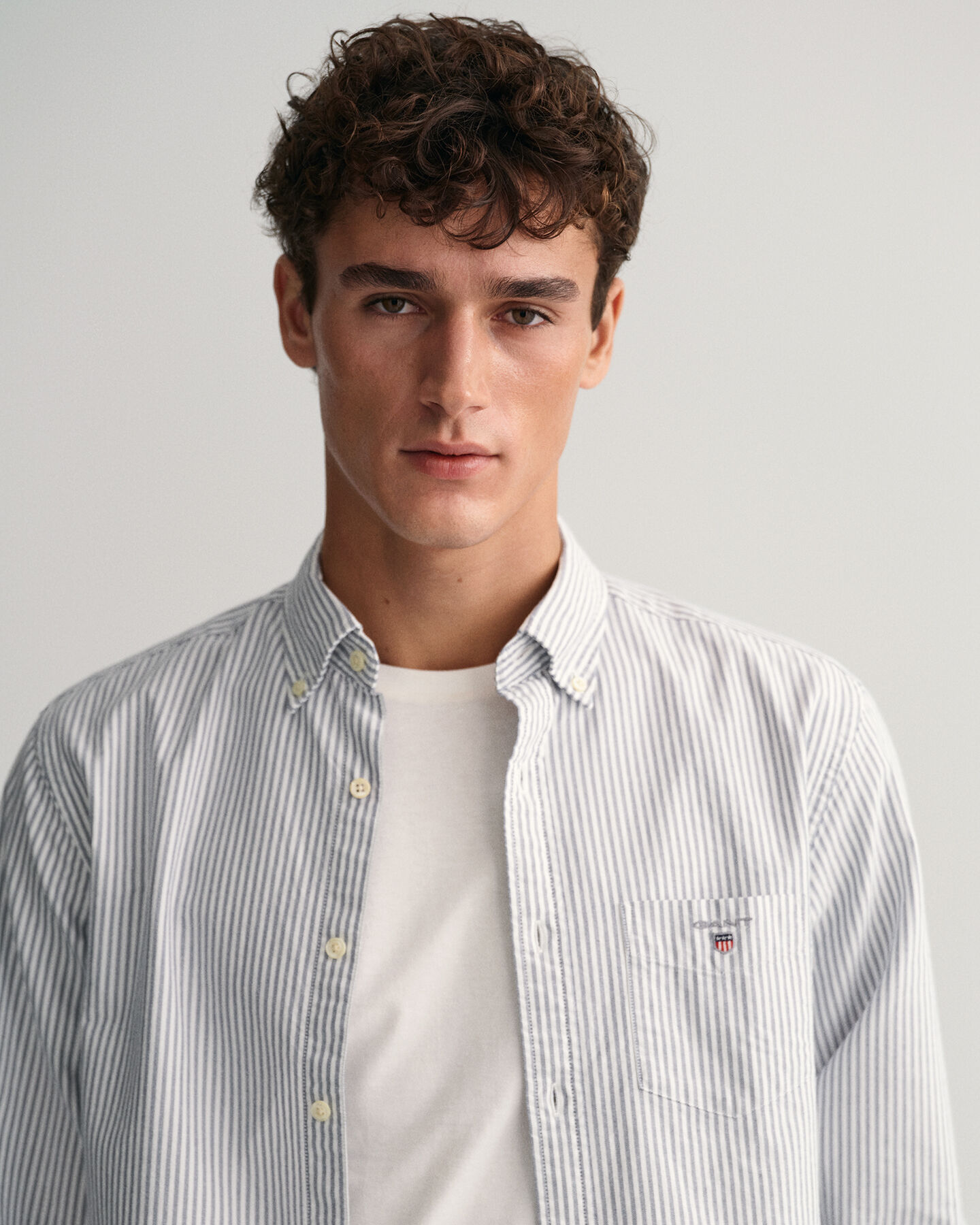 Regular fit ‑mitoitettu pystyraidallinen oxford-paita