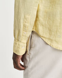 Regular fit ‑mitoitettu valmiina värjätty pellavapaita