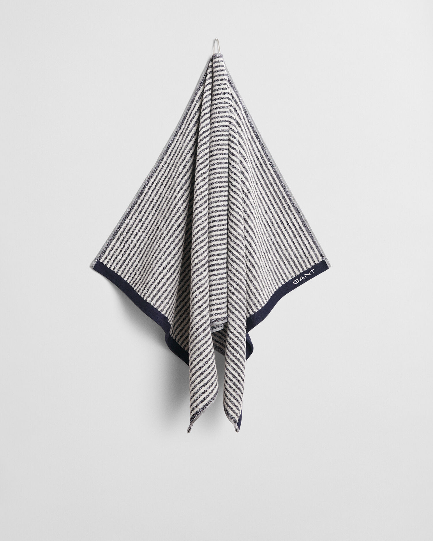 Raidallinen pyyhe (70 cm x 140 cm)