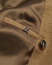 Kaksirivinen villakangastakki