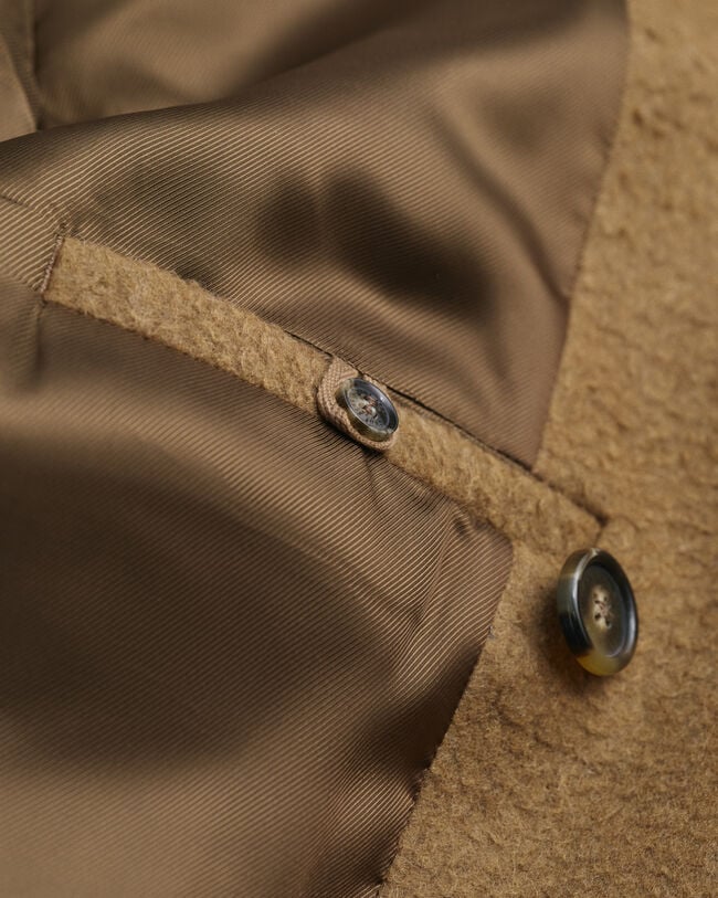 Kaksirivinen villakangastakki