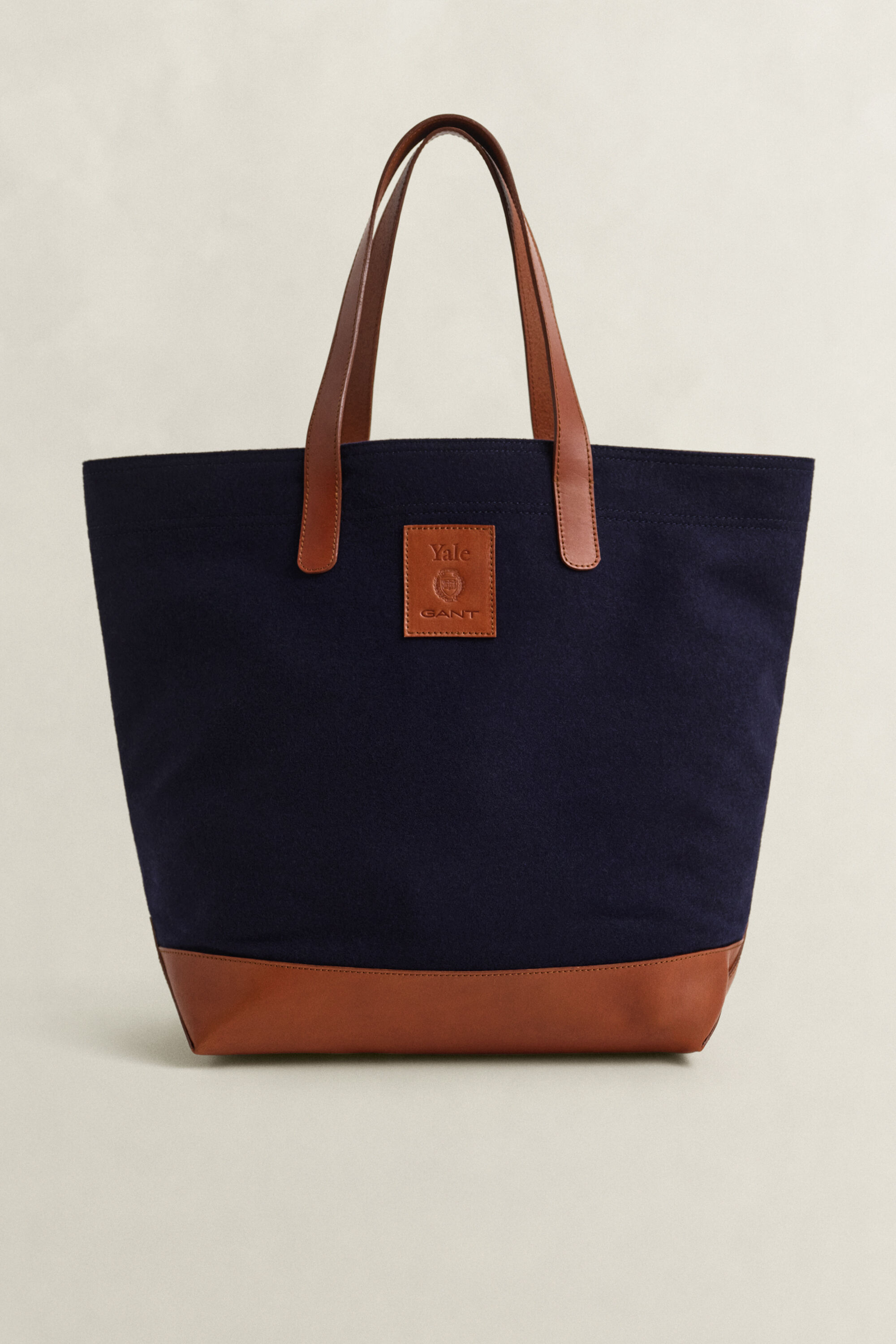 Gant x Yale-melton-ostoskassi
