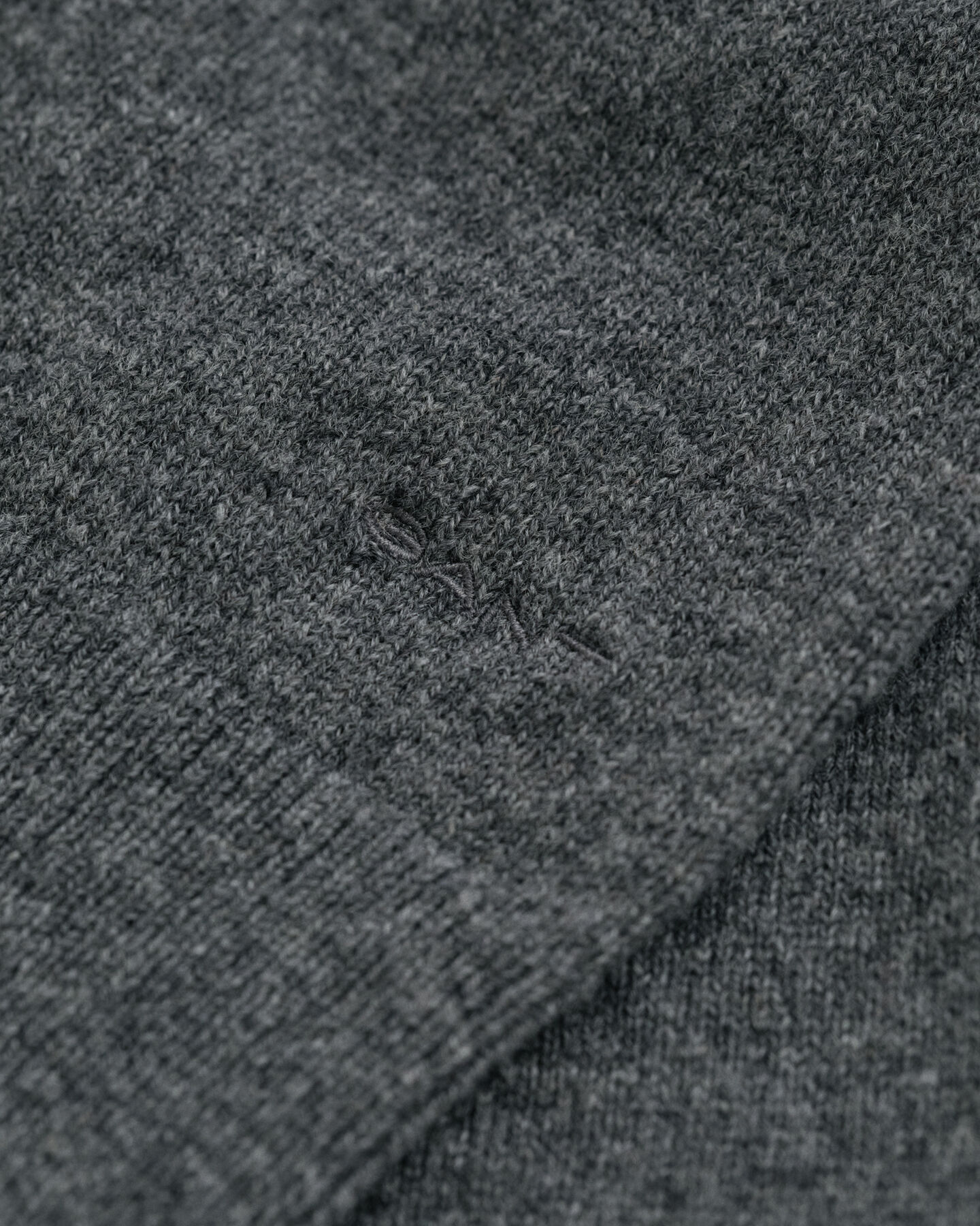 Neuletakki erittäin hienoa lampaanvillaa