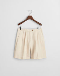 Hyvin istuvat pellavashortsit