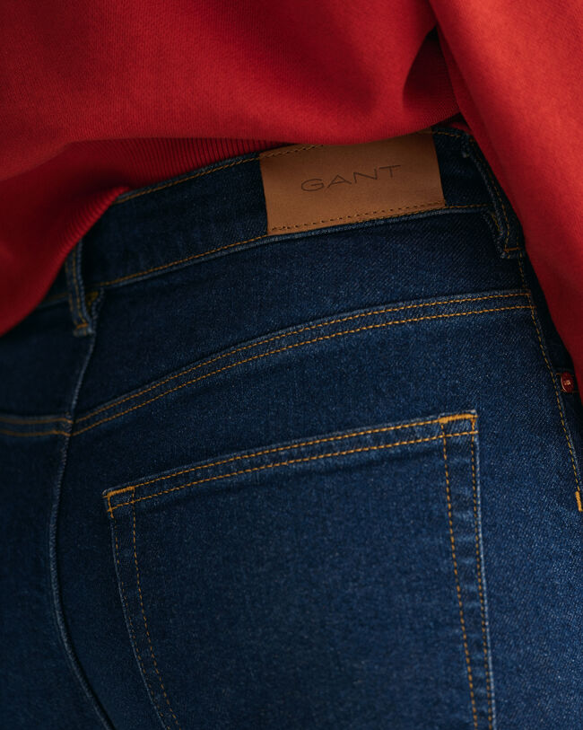 Teen Girls ‑malliston leve&auml;lahkeiset farkut