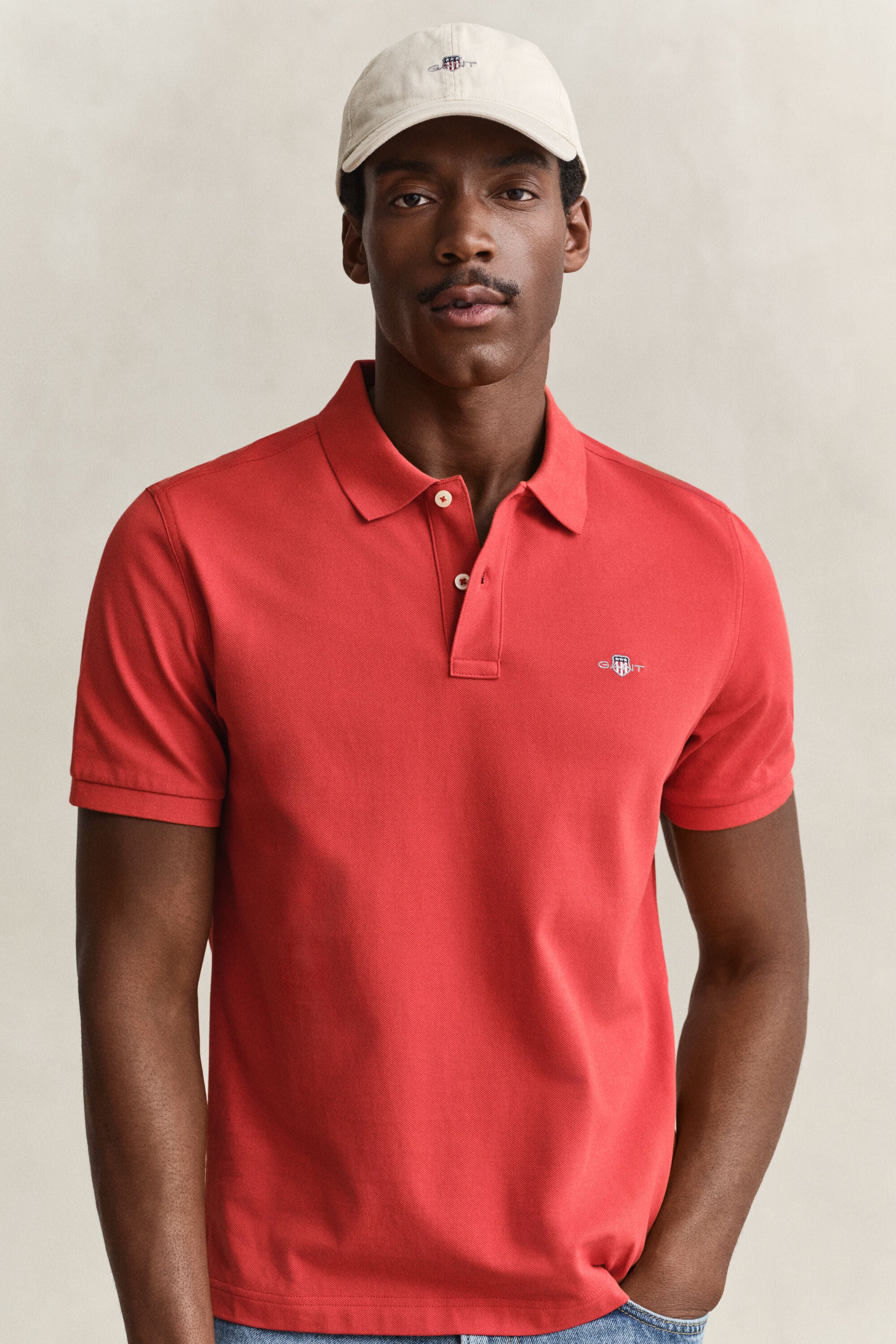 Regular fit ‑mitoitettu pikeepaita