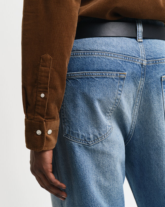 Regular fit ‑mitoitettu vakosamettipaita