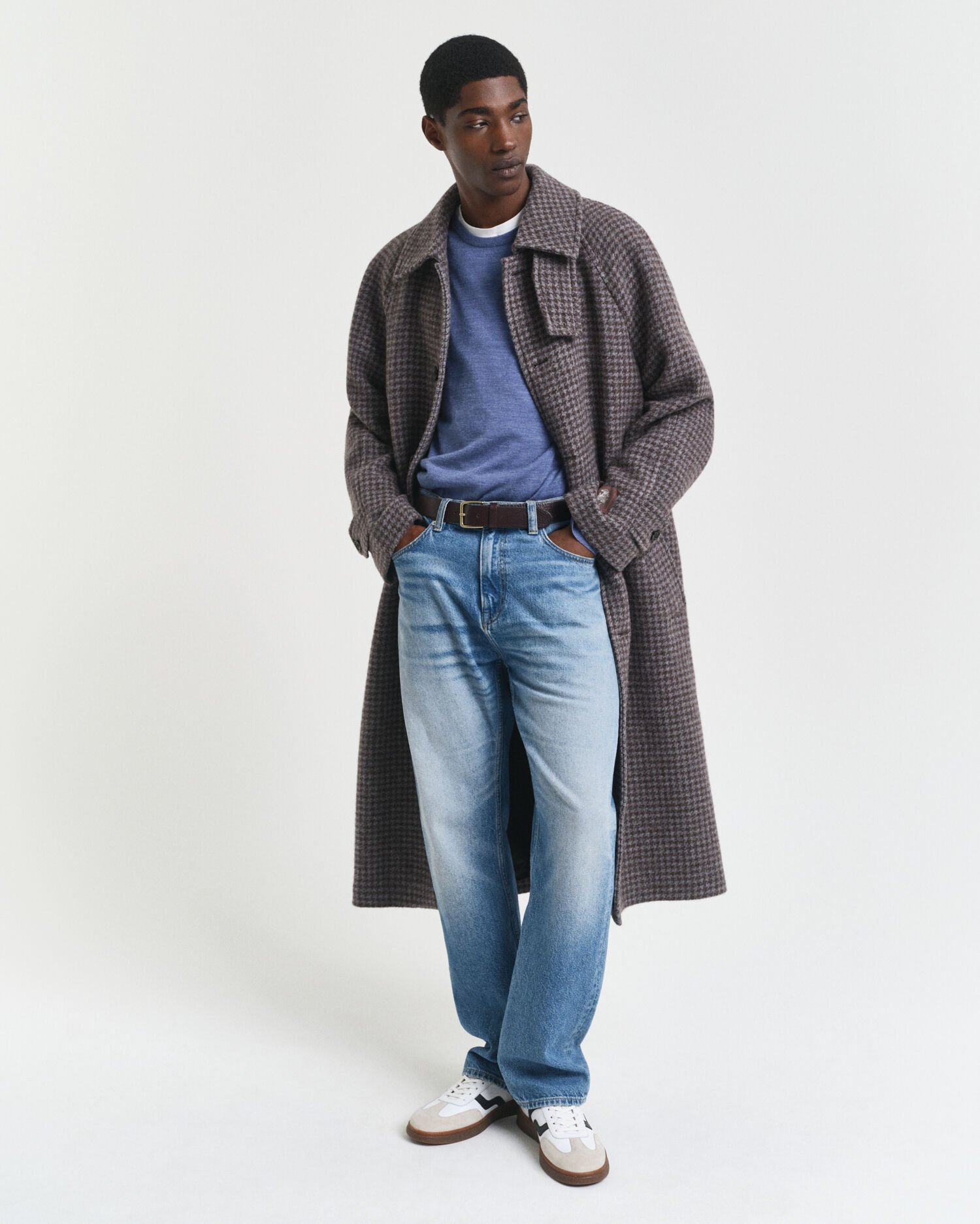 Ohut merinovillaneule, pyöreä pääntie