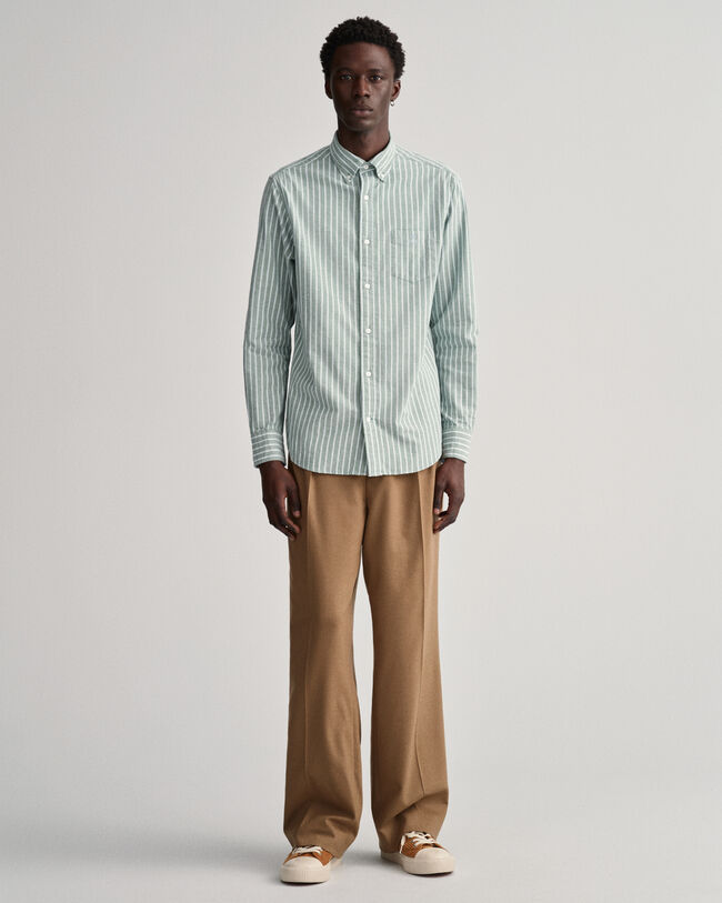 Regular&nbsp;fit ‑mitoitettu kevyt oxford-raitapaita