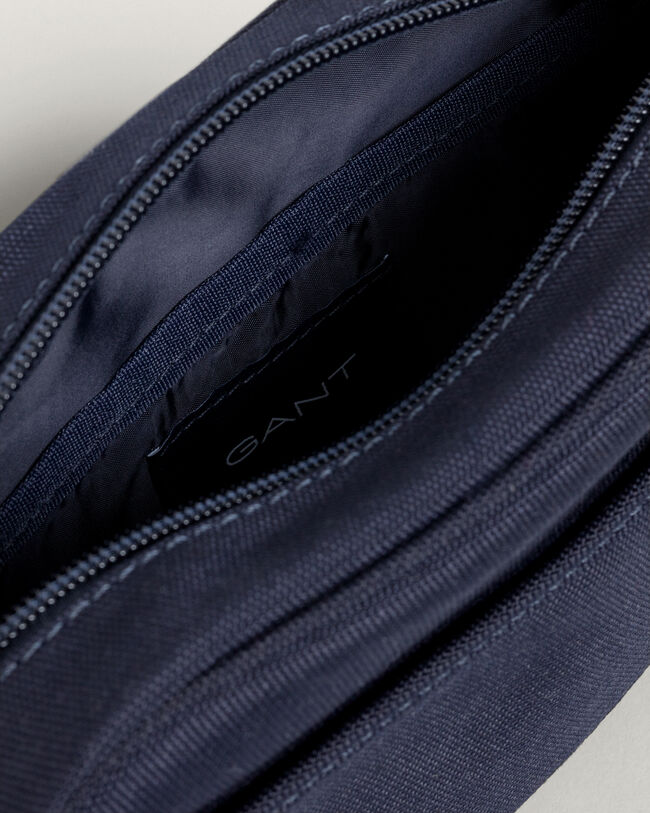 Essential-olkalaukku