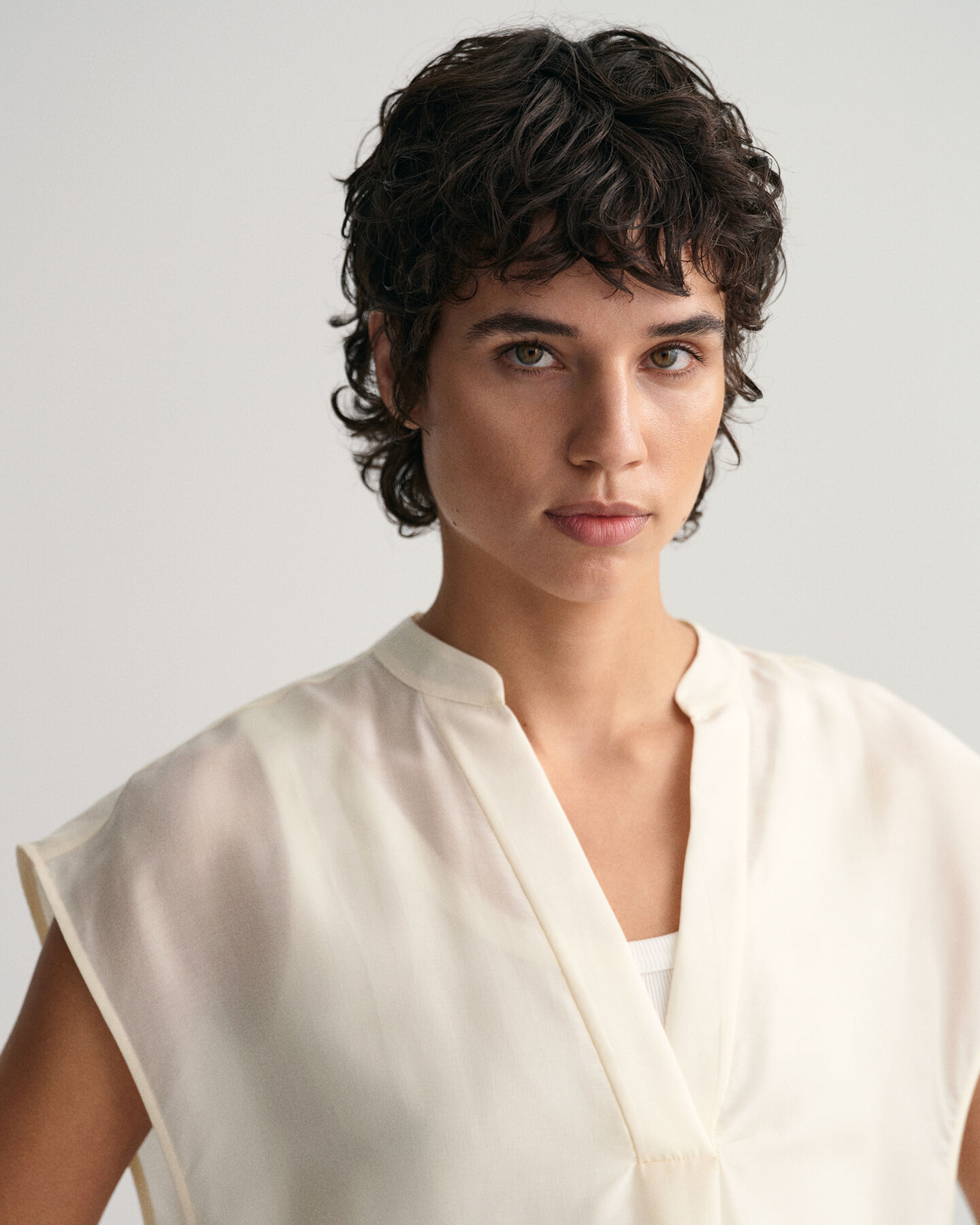 Hihaton pystykauluspusero