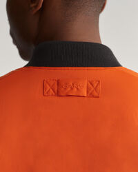 Pilottityylinen kääntötakki