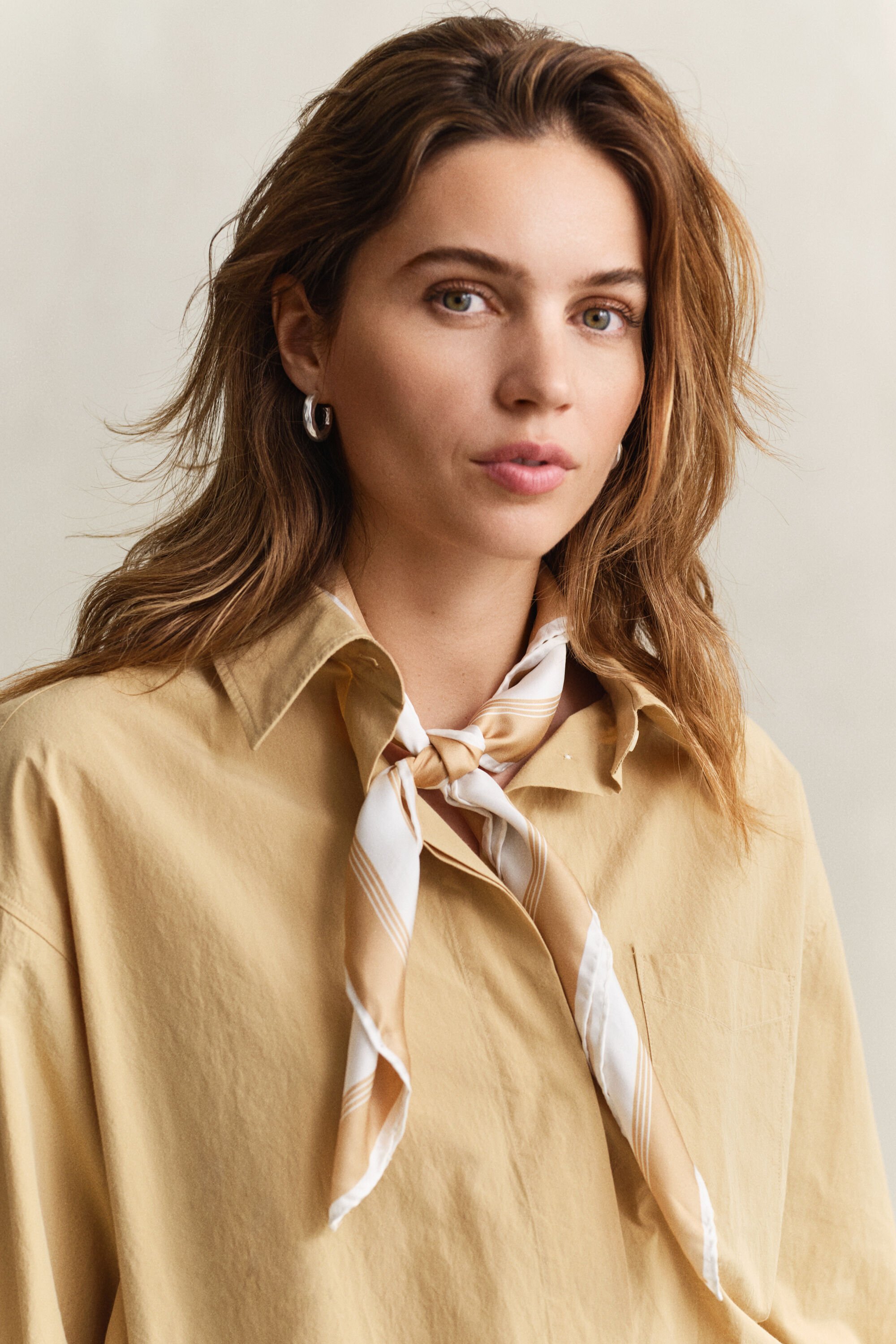 Monogrammi-silkkihuivi