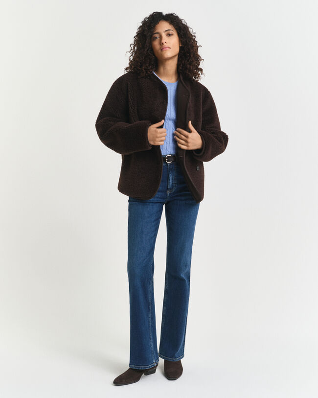 Slim fit ‑mitoitetut alaspäin levenevät farkut