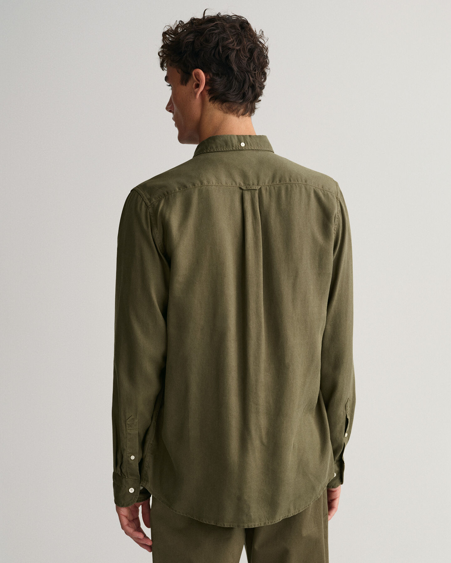 Regular fit ‑mitoitettu valmiina v&auml;rj&auml;tty lyosellipaita