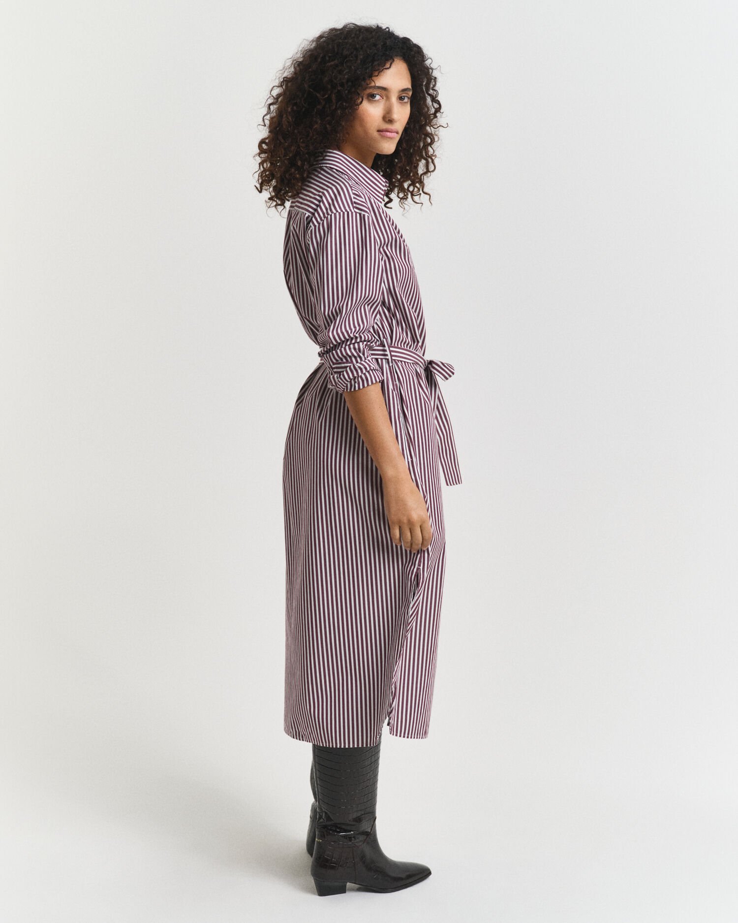 Klassinen popliininen paitamekko ja vyö