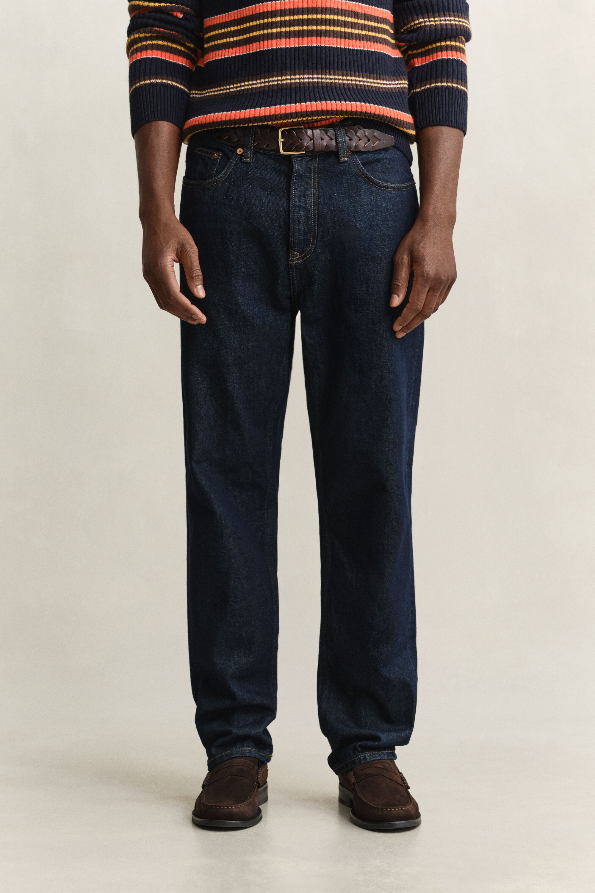 Straight fit ‑mitoitetut farkut