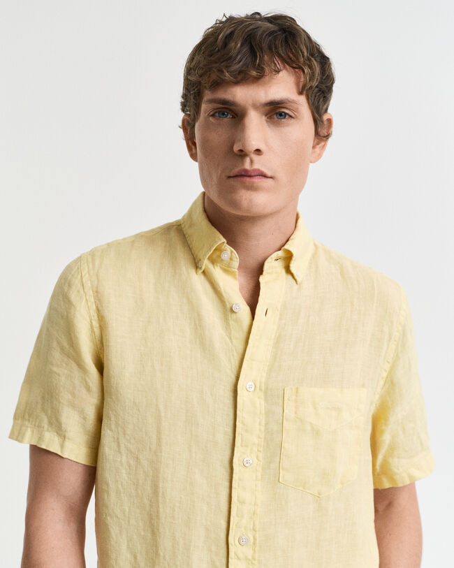 Regular fit ‑mitoitettu valmiina värjätty lyhythihainen pellavapaita