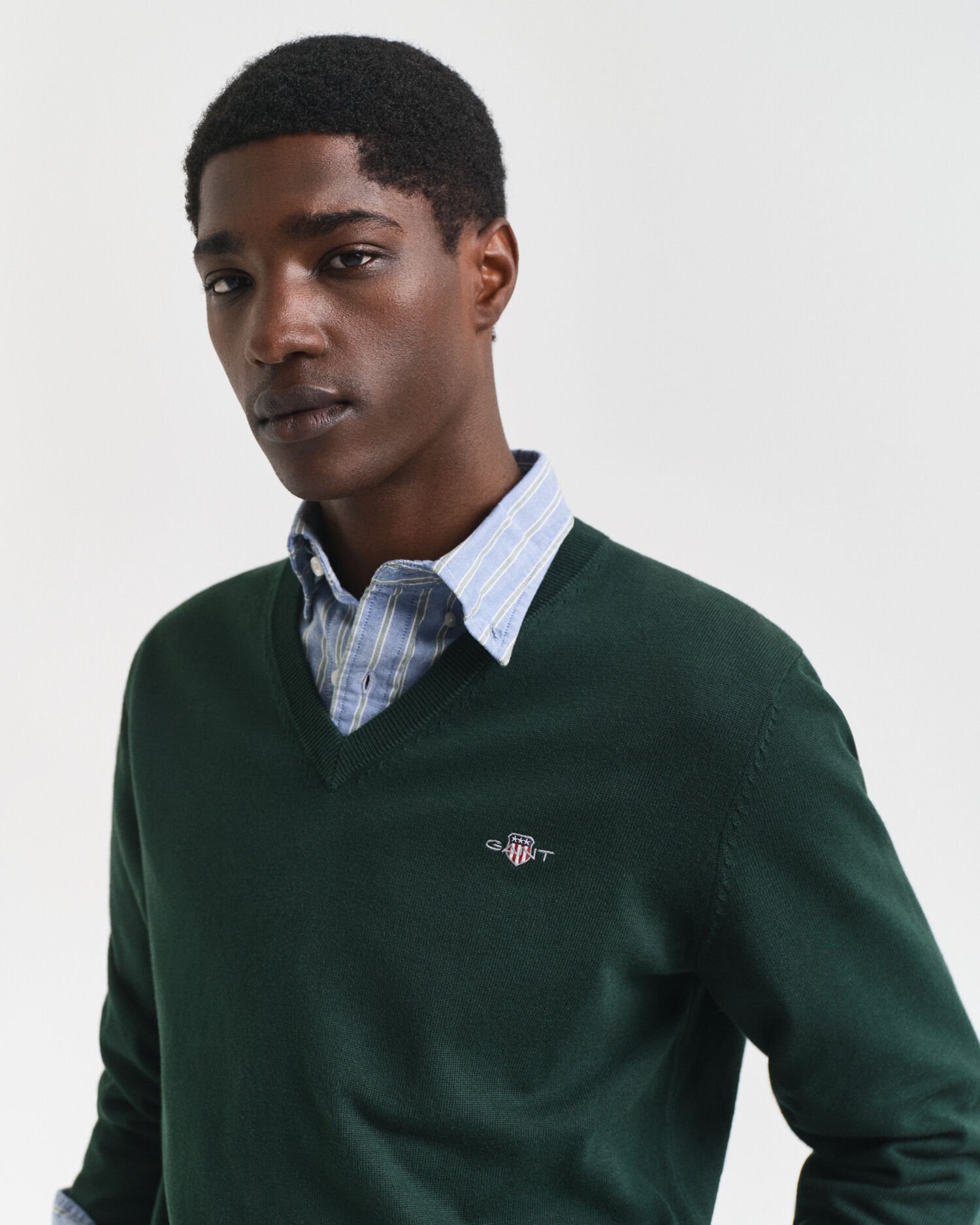 Klassinen puuvillaneulepusero, v-pääntie