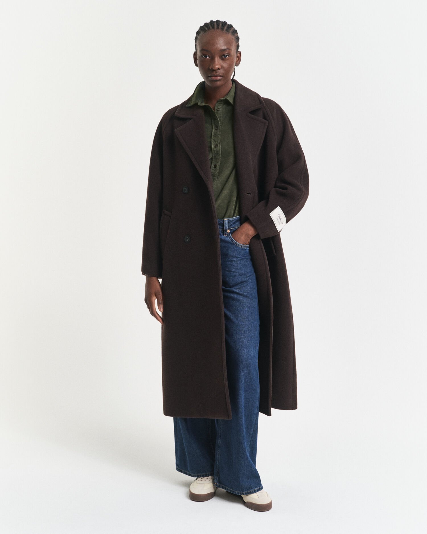 Regular fit ‑mitoitettu vakosamettipaita