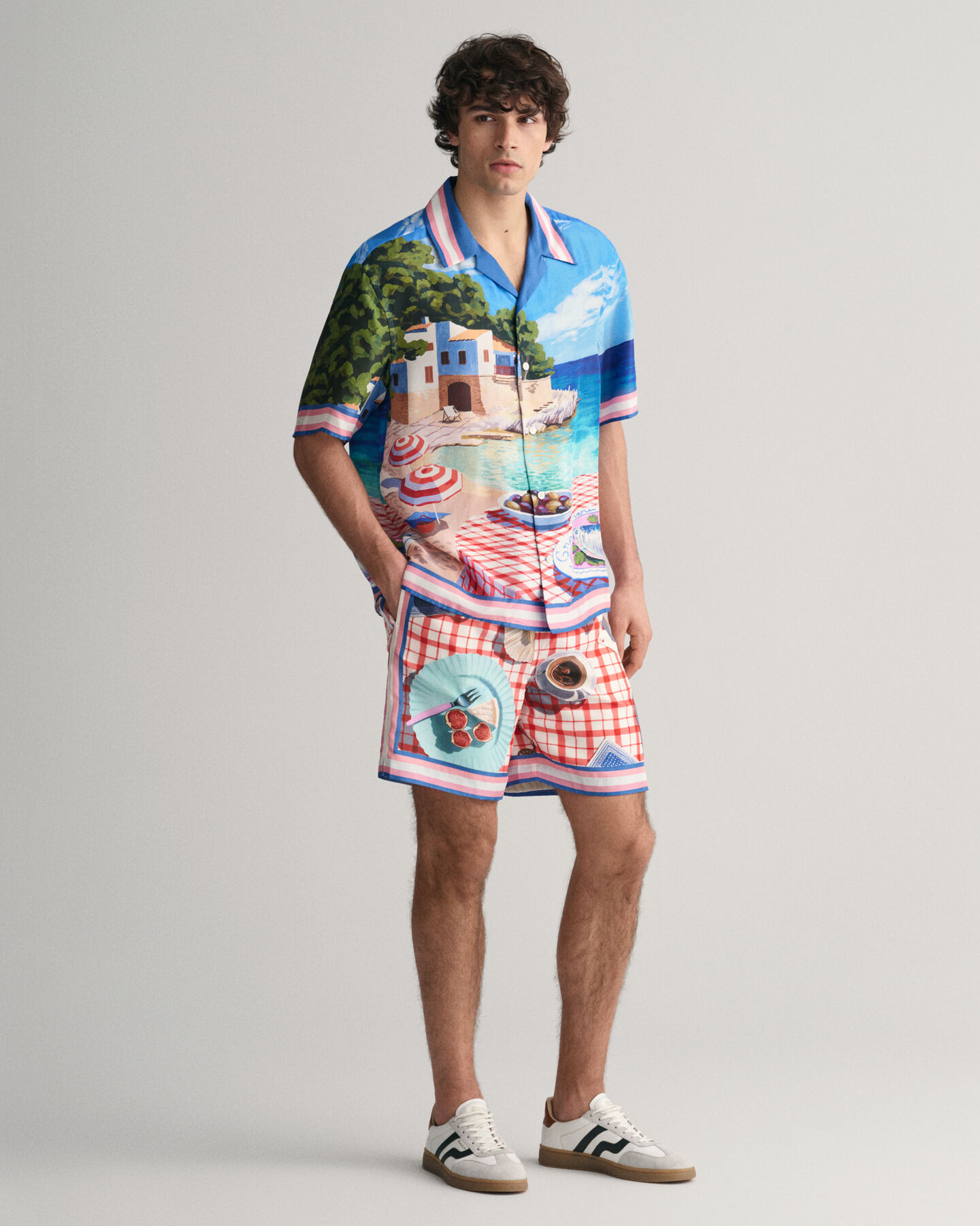 Relaxed fit ‑mitoitettu Scenery Print -silkkipaita