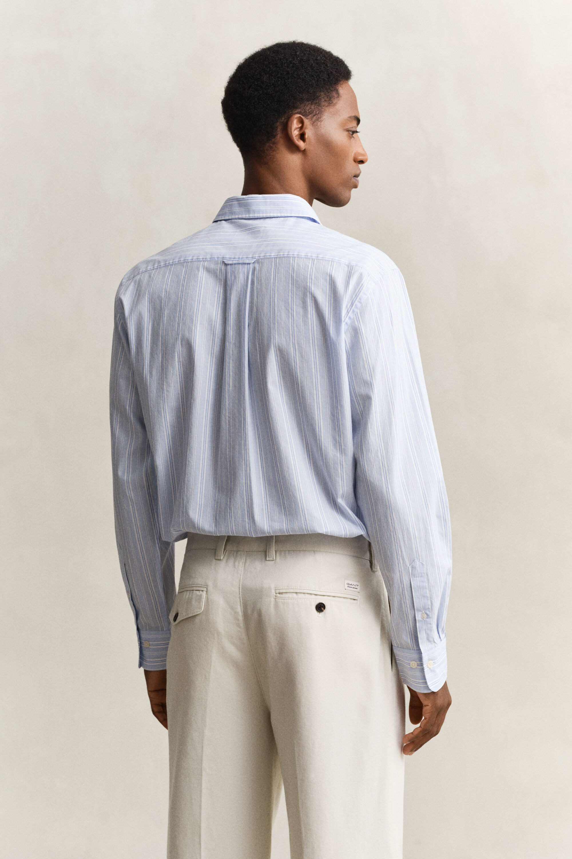 Dobby-raidallinen regular fit ‑mitoitettu paita