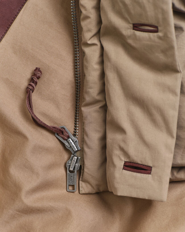 Puuvillainen hanhenuntuvaparka