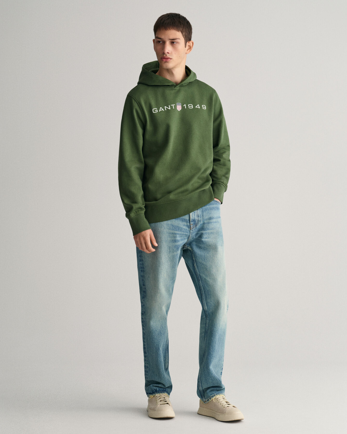 Painatuksella varustettu huppari