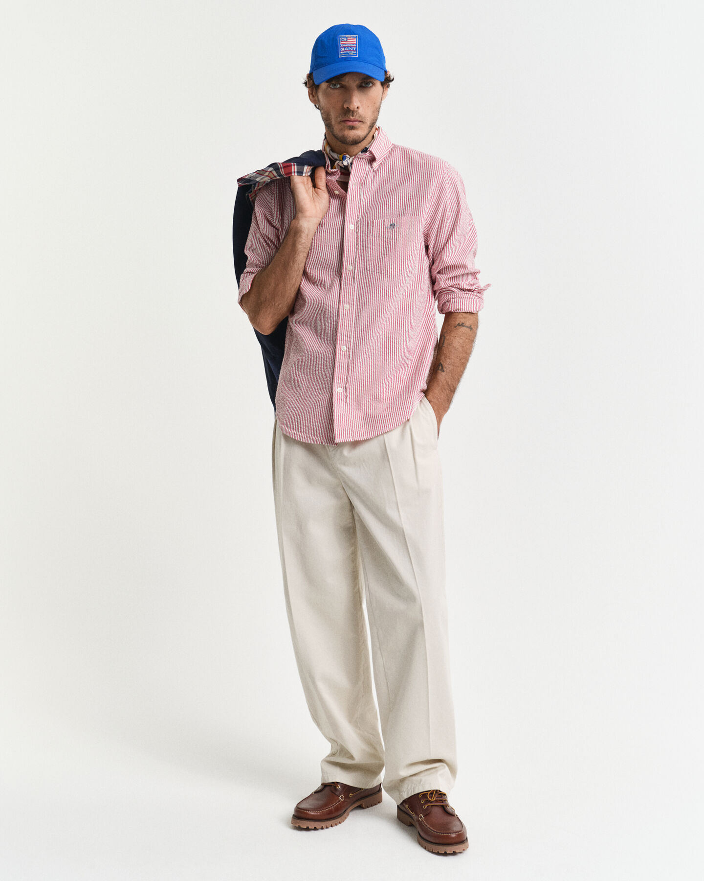 Regular fit ‑mitoitettu seersucker-raitapaita