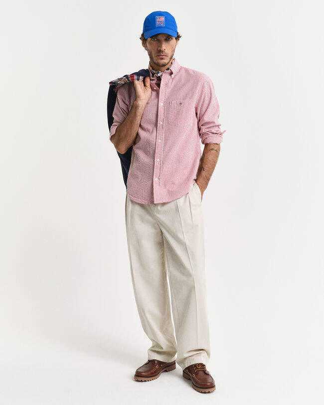 Regular fit ‑mitoitettu seersucker-raitapaita