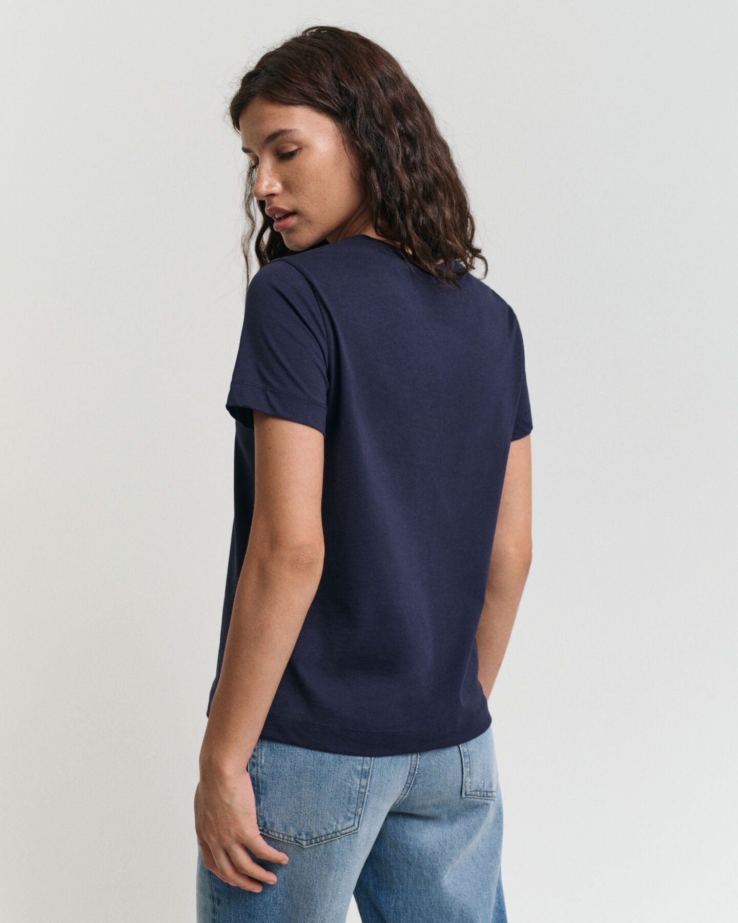 Seasonal Essential Archive Shield ‑t‑paita