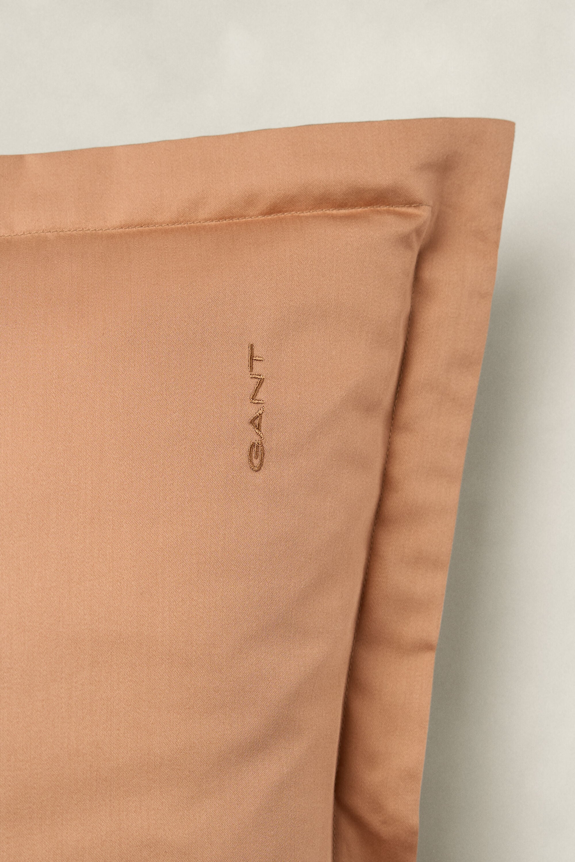 Sateen-tyynyliina