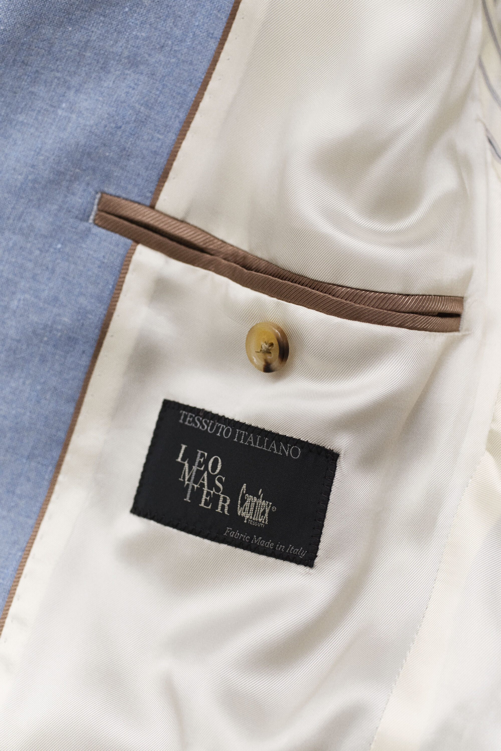 Juhlakäyttöön sopiva pellavasekoitejakku