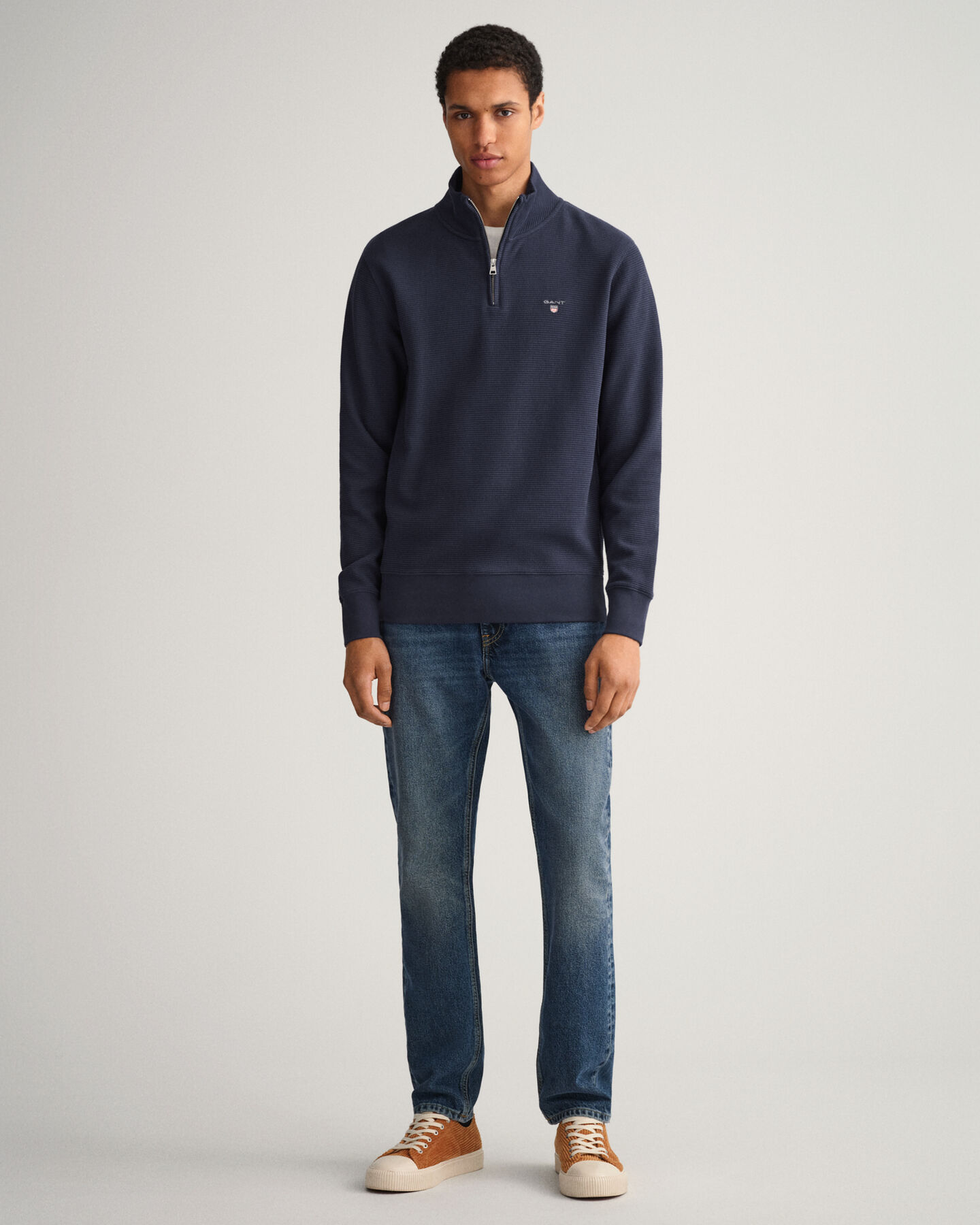 Vohvelikuvioinen puolivetoketjullinen collegepaita