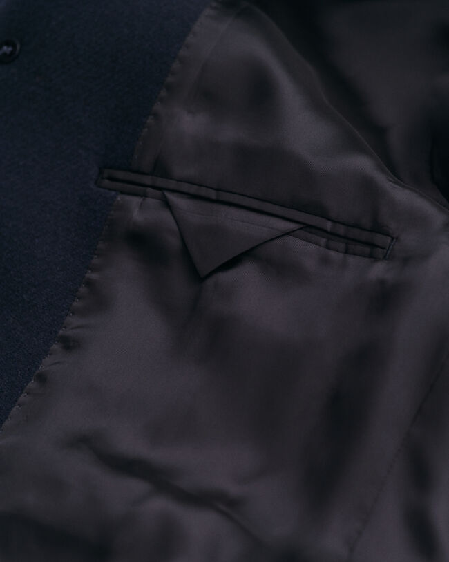 Hyvin istuva klassinen päällystakki villasta