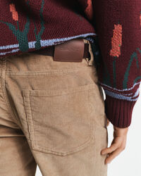 Regular fit ‑mitoitetut vakosamettifarkut