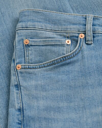 Extra slim fit ‑mitoitetut Active Recover -farkut