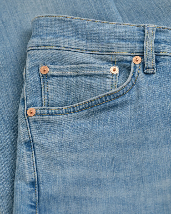 Extra slim fit ‑mitoitetut Active Recover -farkut