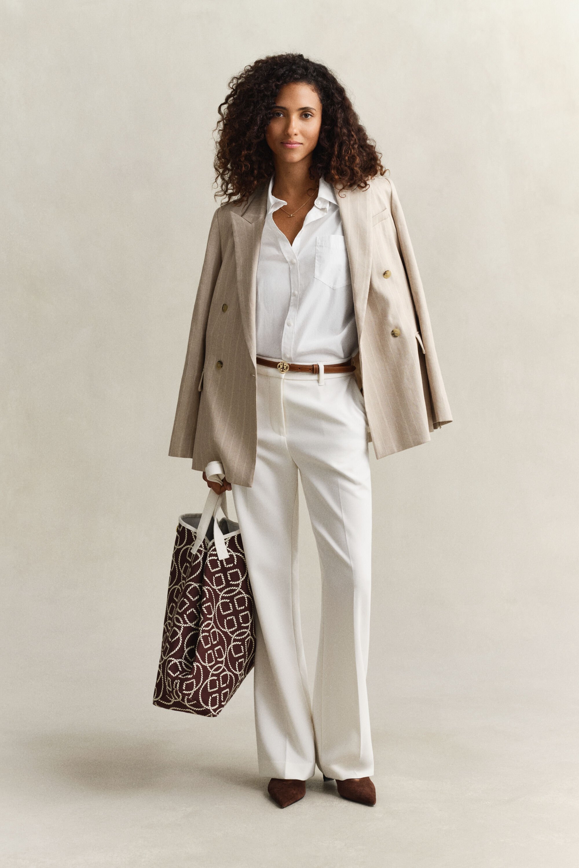 Relaxed fit ‑mitoitettu Classic-popliinipaita