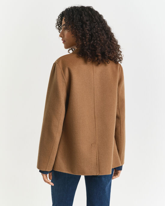 Regular fit ‑mitoitettu käsin tikattu klubitakki