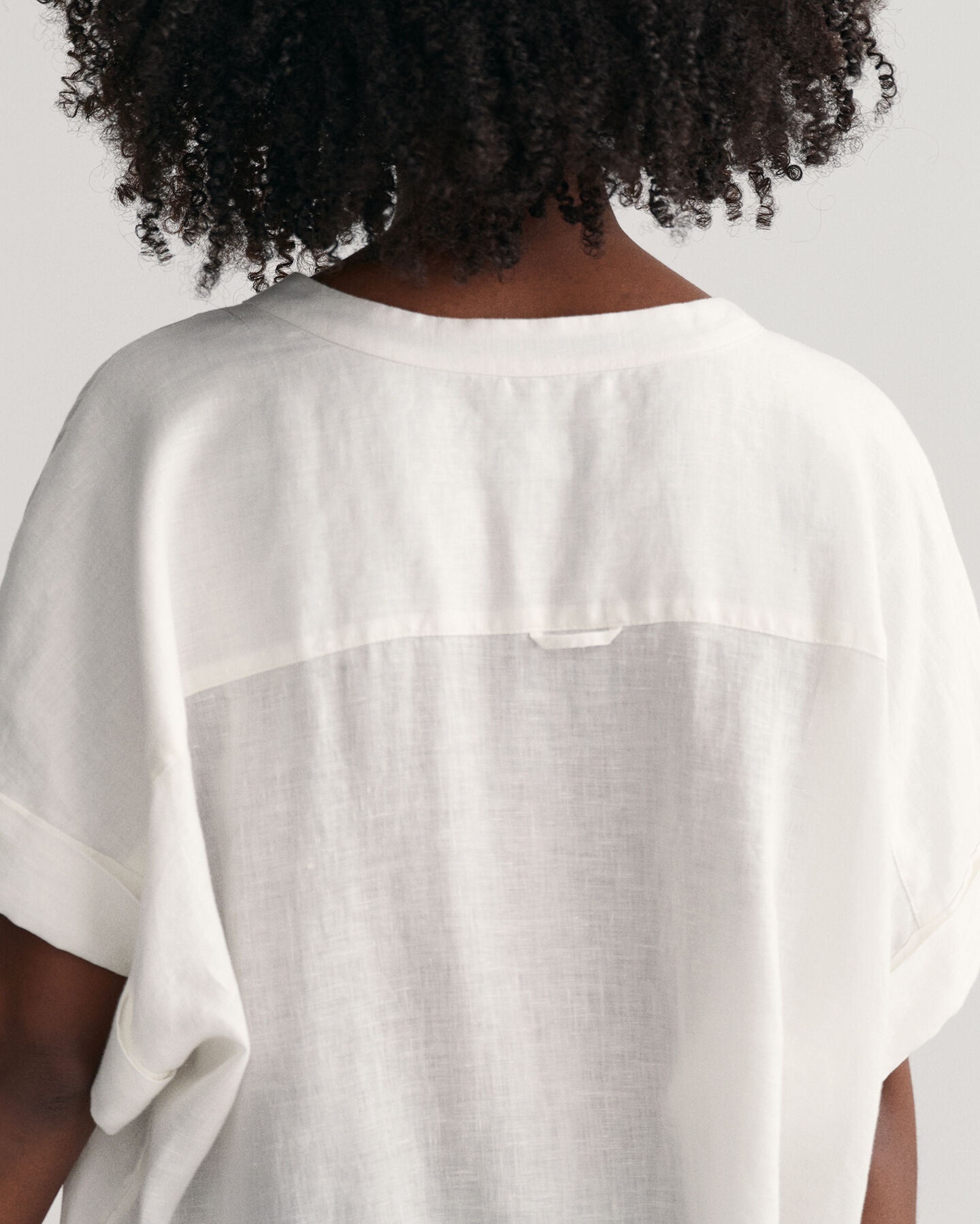 Lyhythihainen pellavakaftaani