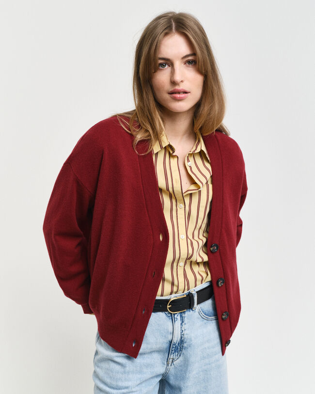 Neuletakki eritt&auml;in hienoa lampaanvillaa