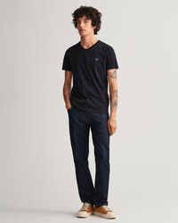 Slim fit ‑mitoitettu Original-t‑paita, v‑p&auml;&auml;ntie