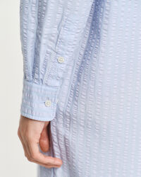 Raidallinen seersucker-mekko