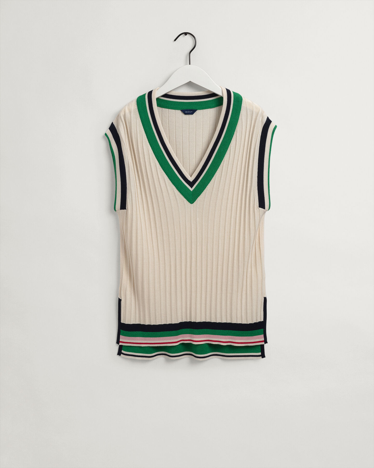 Raidallinen ribbineuleliivi