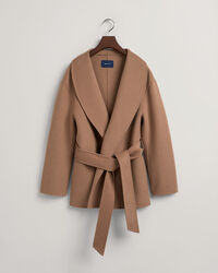 Käsin tikattu bleiseri vyöllä