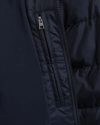 Teens-malliston kevyttoppatakki