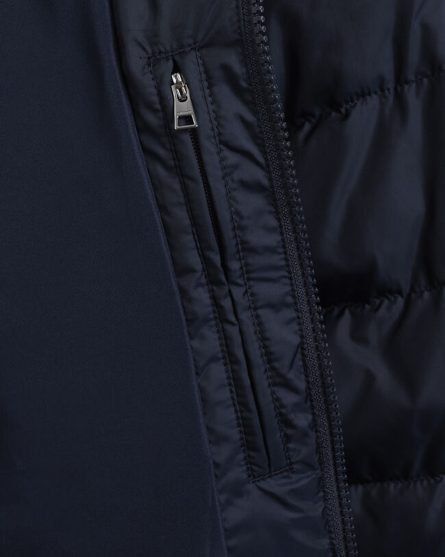 Teens-malliston kevyttoppatakki